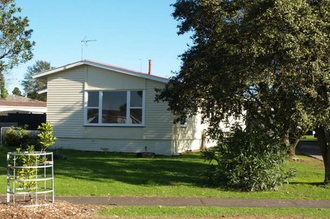 Photo of property in 10 Chadwick Crescent, Mangere East, Auckland, 2024