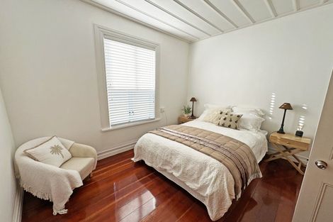 Photo of property in 407 Marine Parade, Napier South, Napier, 4110