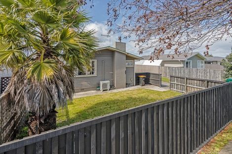 Photo of property in 22 Rhodes Drive, Kelvin Grove, Palmerston North, 4414
