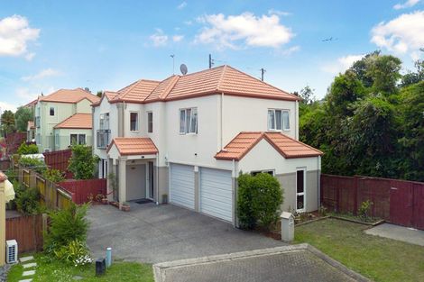 Photo of property in 10 Dainton Place, New Lynn, Auckland, 0600