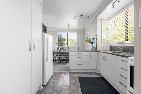 Photo of property in 8 Bruton Place, Nawton, Hamilton, 3200