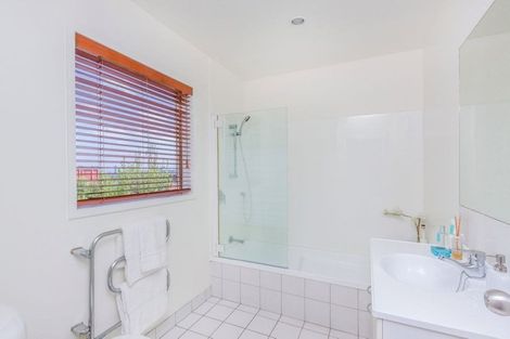 Photo of property in Henry Walton Flats, 3/2 Upper Queen Street, Auckland Central, Auckland, 1010