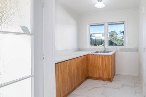 Photo of property in 4 Seaview Road, Glenfield, Auckland, 0629