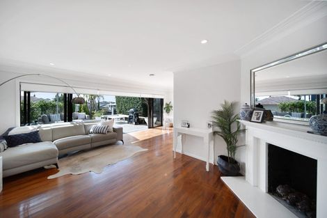 Photo of property in 1/8 Waller Avenue, Bucklands Beach, Auckland, 2012