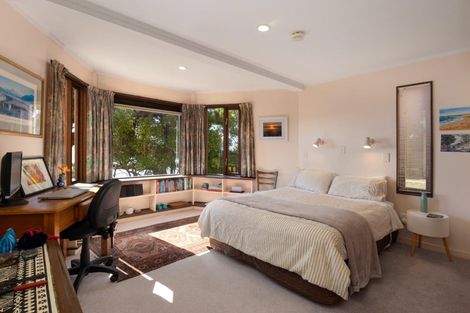 Photo of property in 15 Fettes Crescent, Seatoun, Wellington, 6022