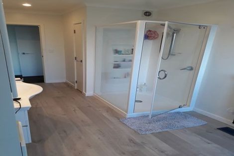 Photo of property in 129 Nicholson Road, Khandallah, Wellington, 6035