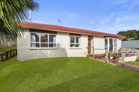 Photo of property in 2/8 Selwyn Crescent, Forrest Hill, Auckland, 0620
