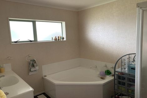 Photo of property in 31 Greenfield Drive, Western Heights, Hamilton, 3200