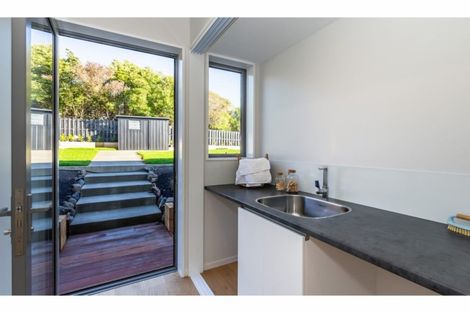Photo of property in 10 Hilltop Lane, Mount Pleasant, Christchurch, 8081