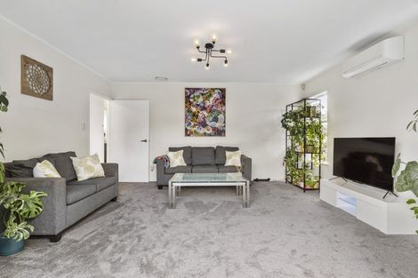 Photo of property in 71 Barrys Road, Glendene, Auckland, 0602