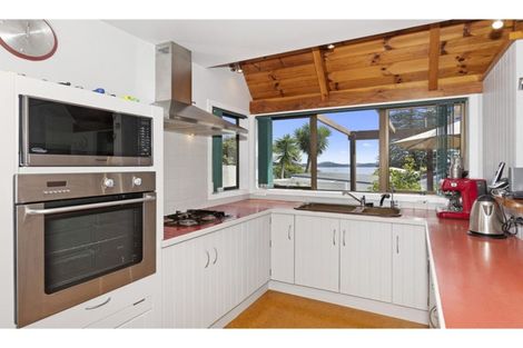 Photo of property in 25 Tapeka Road, Russell, 0202