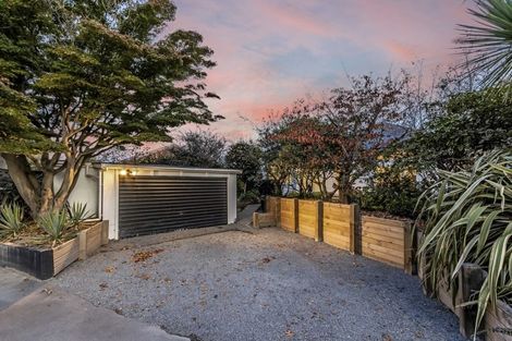 Photo of property in 2 Poulton Avenue, Richmond, Christchurch, 8013