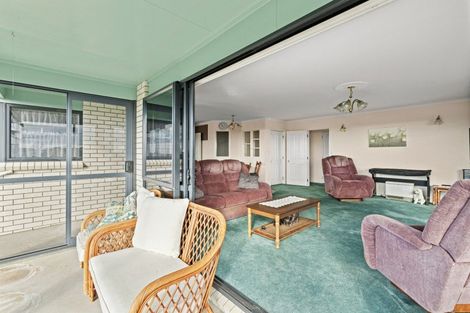 Photo of property in 47 Paynters Avenue, Strandon, New Plymouth, 4312