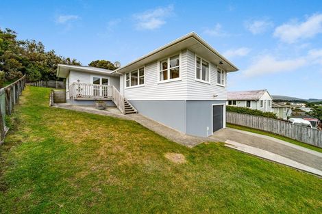 Photo of property in 24 Omapere Street, Waitangirua, Porirua, 5024