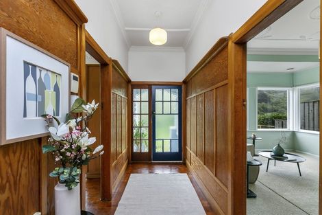 Photo of property in 121 Houghton Bay Road, Houghton Bay, Wellington, 6023