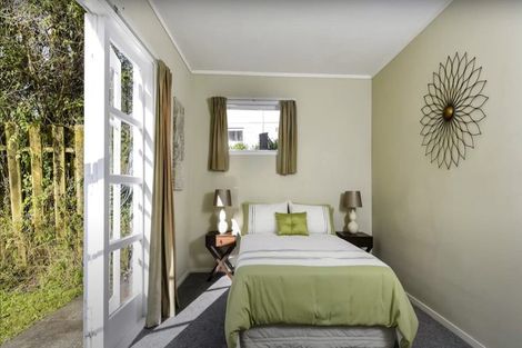 Photo of property in 2/117 Rangatira Road, Beach Haven, Auckland, 0626