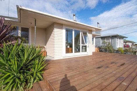 Photo of property in 45 Tararua Terrace, Cloverlea, Palmerston North, 4412