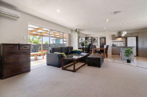Photo of property in 17a Tawa Road, Te Atatu Peninsula, Auckland, 0610