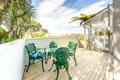 Photo of property in 113 Creswick Terrace, Northland, Wellington, 6012