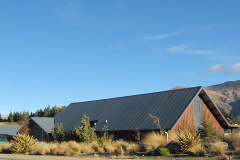 Photo of property in 28 Kings Drive, Wanaka, 9305