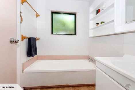 Photo of property in 5b Dundale Avenue, Blockhouse Bay, Auckland, 0600