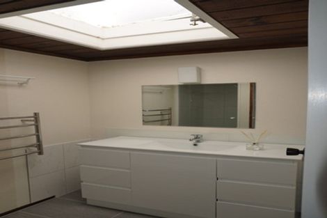 Photo of property in 6 Northwick Place, Hillcrest, Auckland, 0627