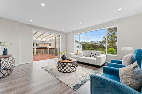 Photo of property in 25 Para Close, Fairview Heights, Auckland, 0632