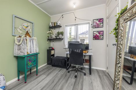 Photo of property in 13a Roys Road, Weymouth, Auckland, 2103