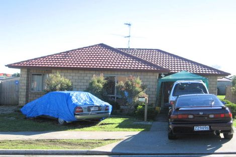 Photo of property in 4 Derryveagh Lane, Weymouth, Auckland, 2103