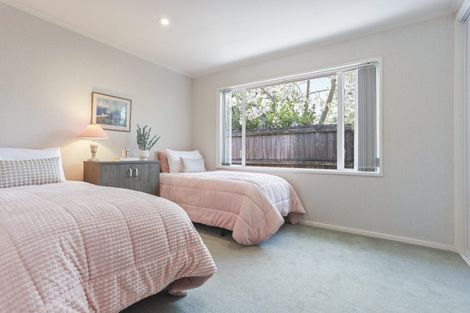 Photo of property in 4 Wardour Mews, Avonhead, Christchurch, 8042