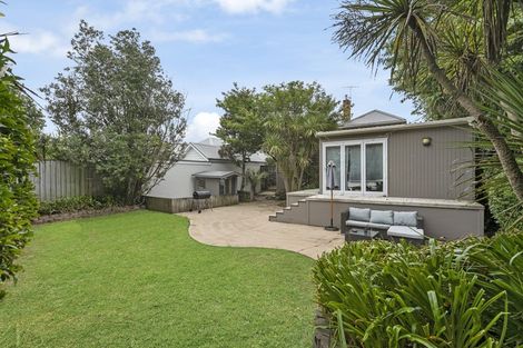 Photo of property in 2 Leslie Avenue, Sandringham, Auckland, 1025