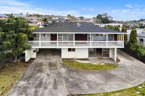 Photo of property in 19 Stapleford Crescent, Browns Bay, Auckland, 0630