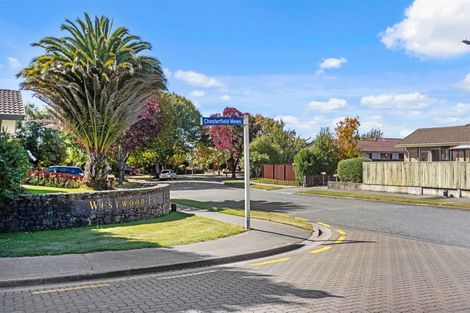 Photo of property in 64 Karnak Crescent, Russley, Christchurch, 8042