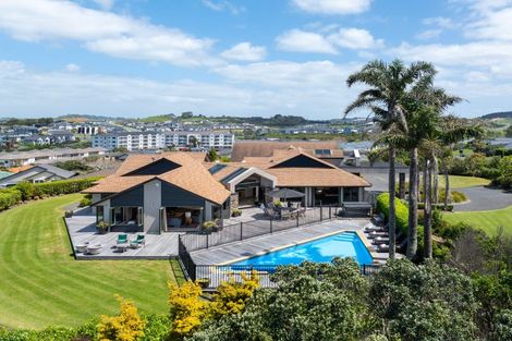 Photo of property in 115 Grand Drive, Orewa, 0931