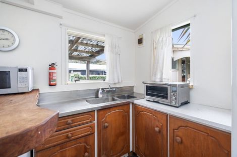 Photo of property in 11 Ringer Avenue, Matapouri, Whangarei, 0173