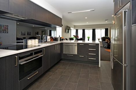 Photo of property in 1 Chatswood Place, Bishopdale, Christchurch, 8051