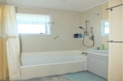 Photo of property in 3 Leonard Place, Onerahi, Whangarei, 0110