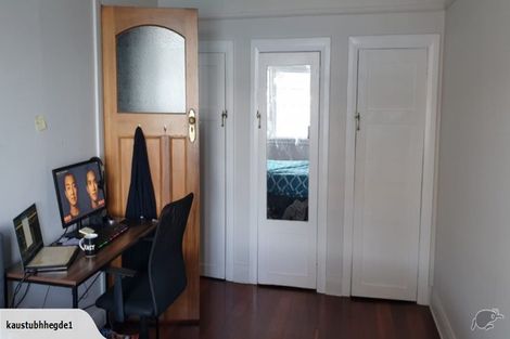 Photo of property in 2/136 Evans Bay Parade, Roseneath, Wellington, 6021