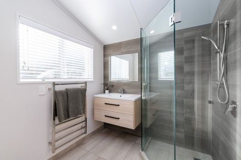 Photo of property in 21 Te Ara Crescent, Diamond Harbour, Lyttelton, 8971