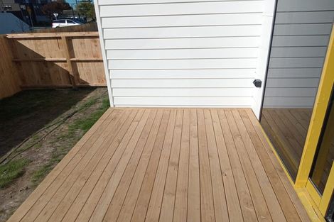 Photo of property in 216b Lake Road, Northcote, Auckland, 0627