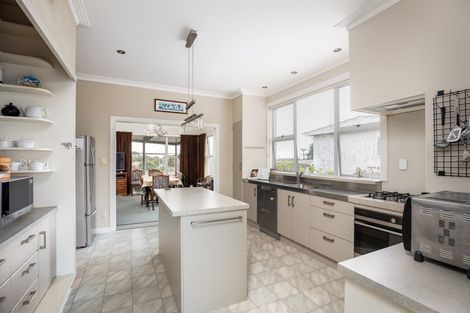 Photo of property in 7 Waimea Street, Westown, New Plymouth, 4310