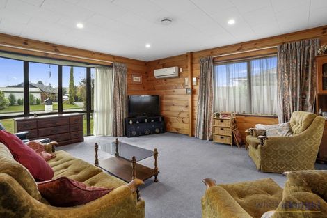 Photo of property in 5 Devon Crescent, Darfield, 7510