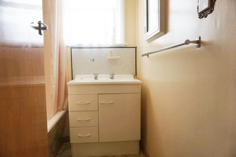 Photo of property in 5 Bowater Place, Manurewa, Auckland, 2102