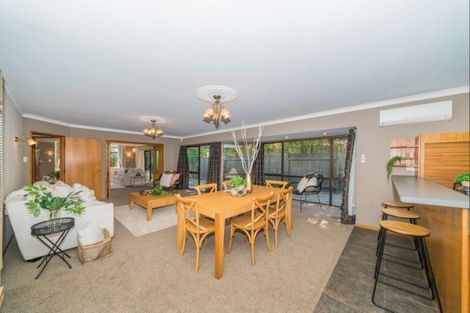 Photo of property in 4 Dresdan Court, Hokowhitu, Palmerston North, 4410