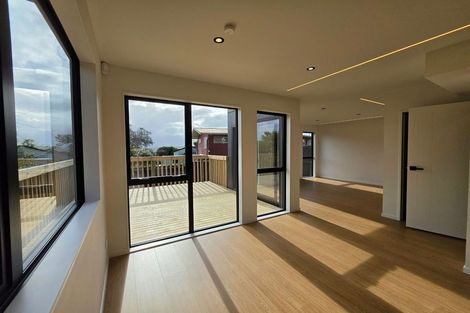 Photo of property in 18f Sunnyhill Crescent, Sunnyhills, Auckland, 2010