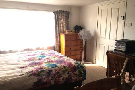 Photo of property in 30 Megan Avenue, Pakuranga Heights, Auckland, 2010