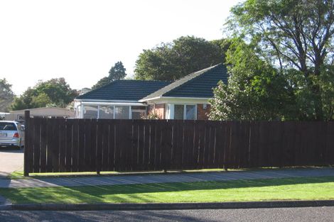 Photo of property in 51 Cambridge Terrace, Papatoetoe, Auckland, 2025
