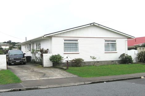 Photo of property in 19 Oswald Crescent, Paparangi, Wellington, 6037
