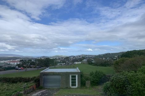 Photo of property in 136 Northland Road, Northland, Wellington, 6012