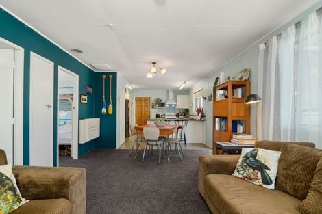 Photo of property in 10 Farnworth Avenue, Holdens Bay, Rotorua, 3010